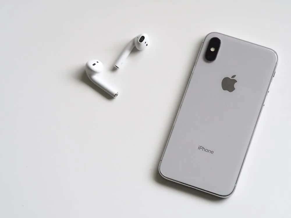 Apple Taps Google Gemini to Rebuild Siri