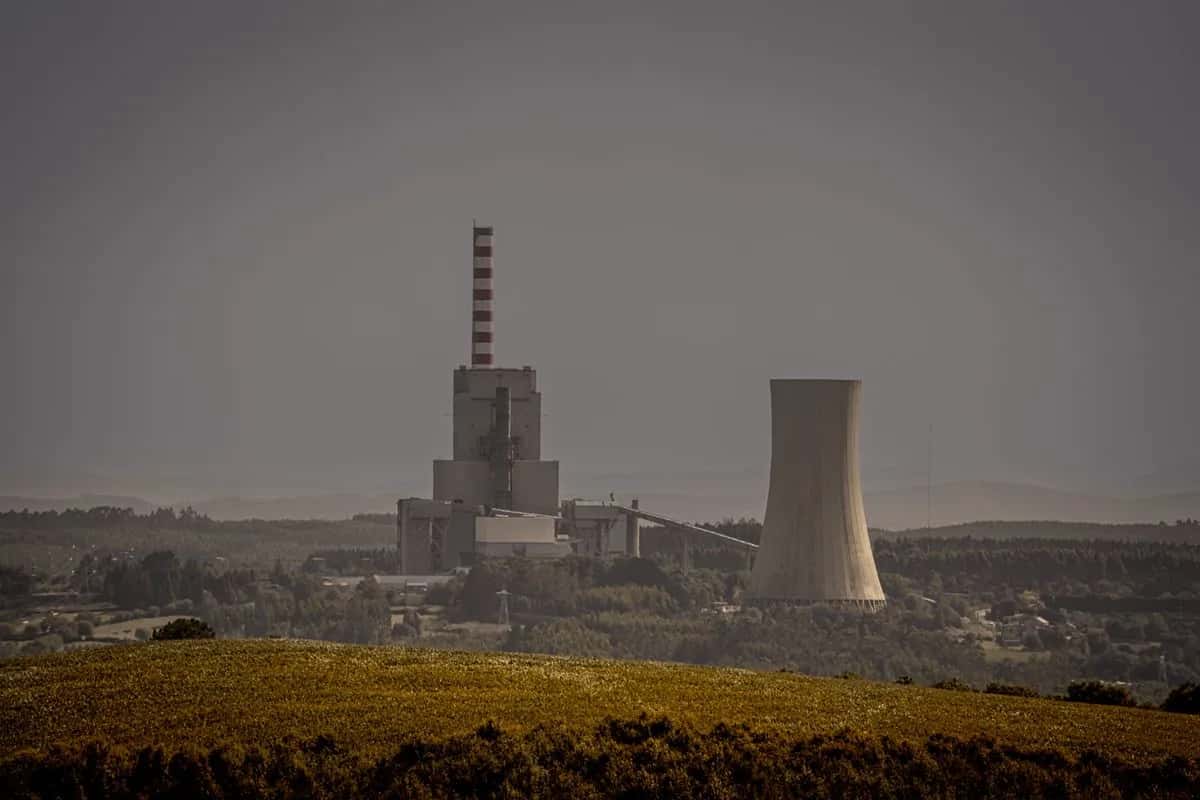 Big Tech’s Nuclear Bet: Powering the AI Boom