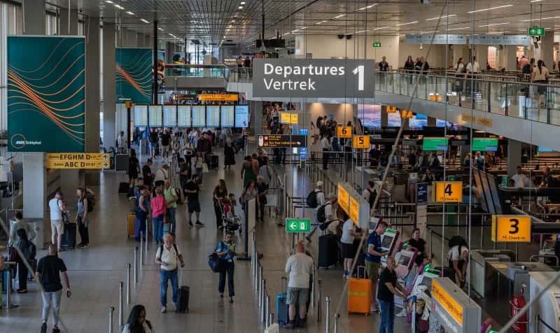 Holiday Airfare: The Booking Window That Saves Most