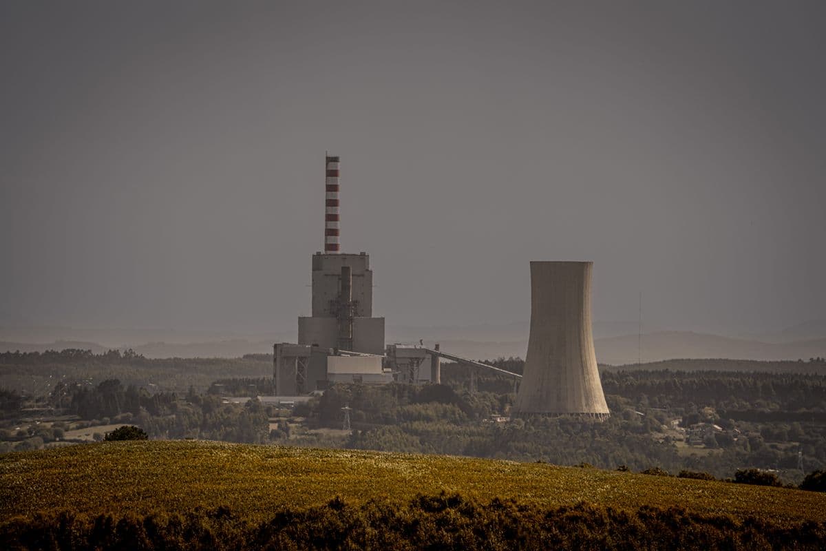 Big Tech's Nuclear Bet: Powering the AI Boom